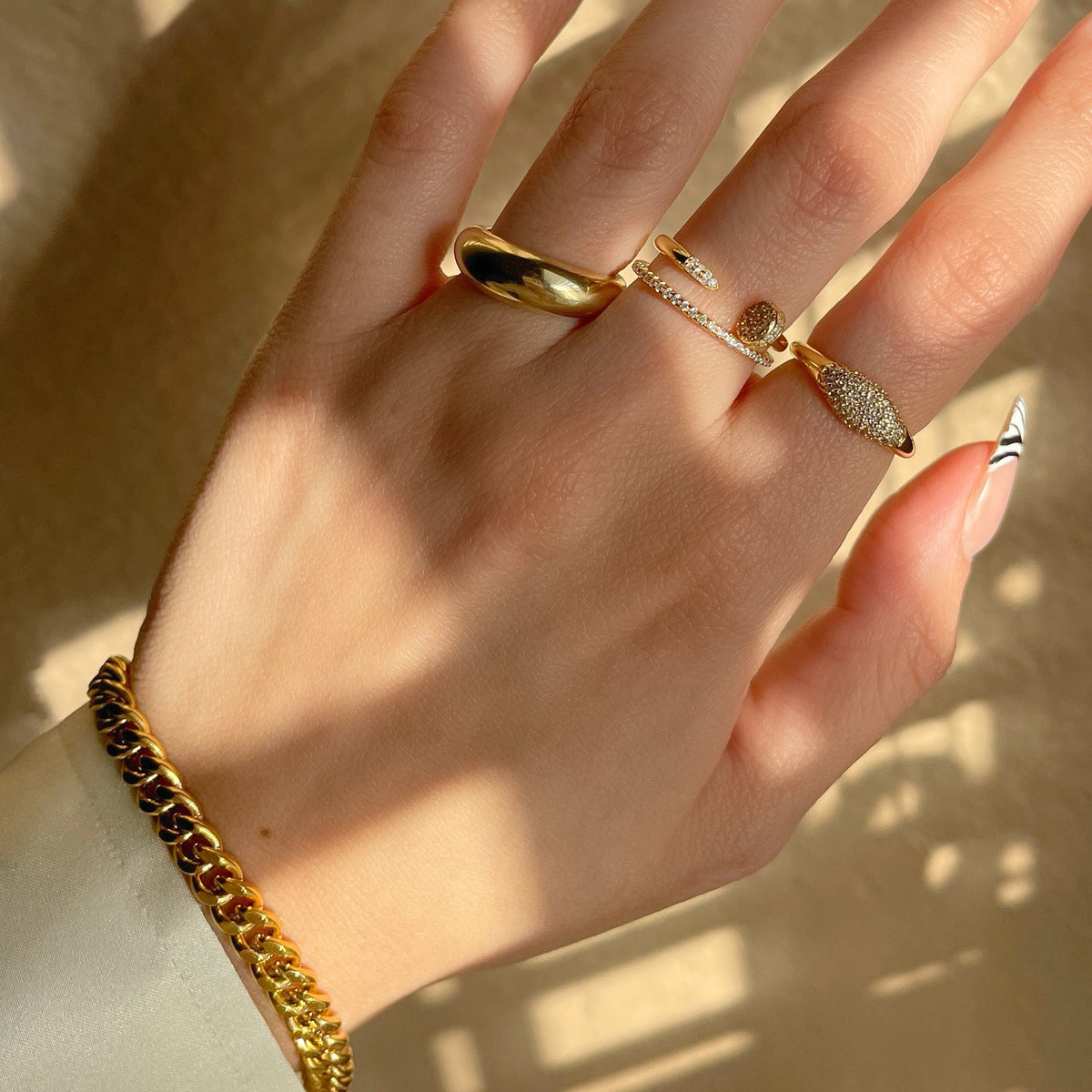 Medium Curb Chain Bracelet